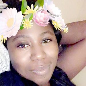 Meet your Posher, Yolanda